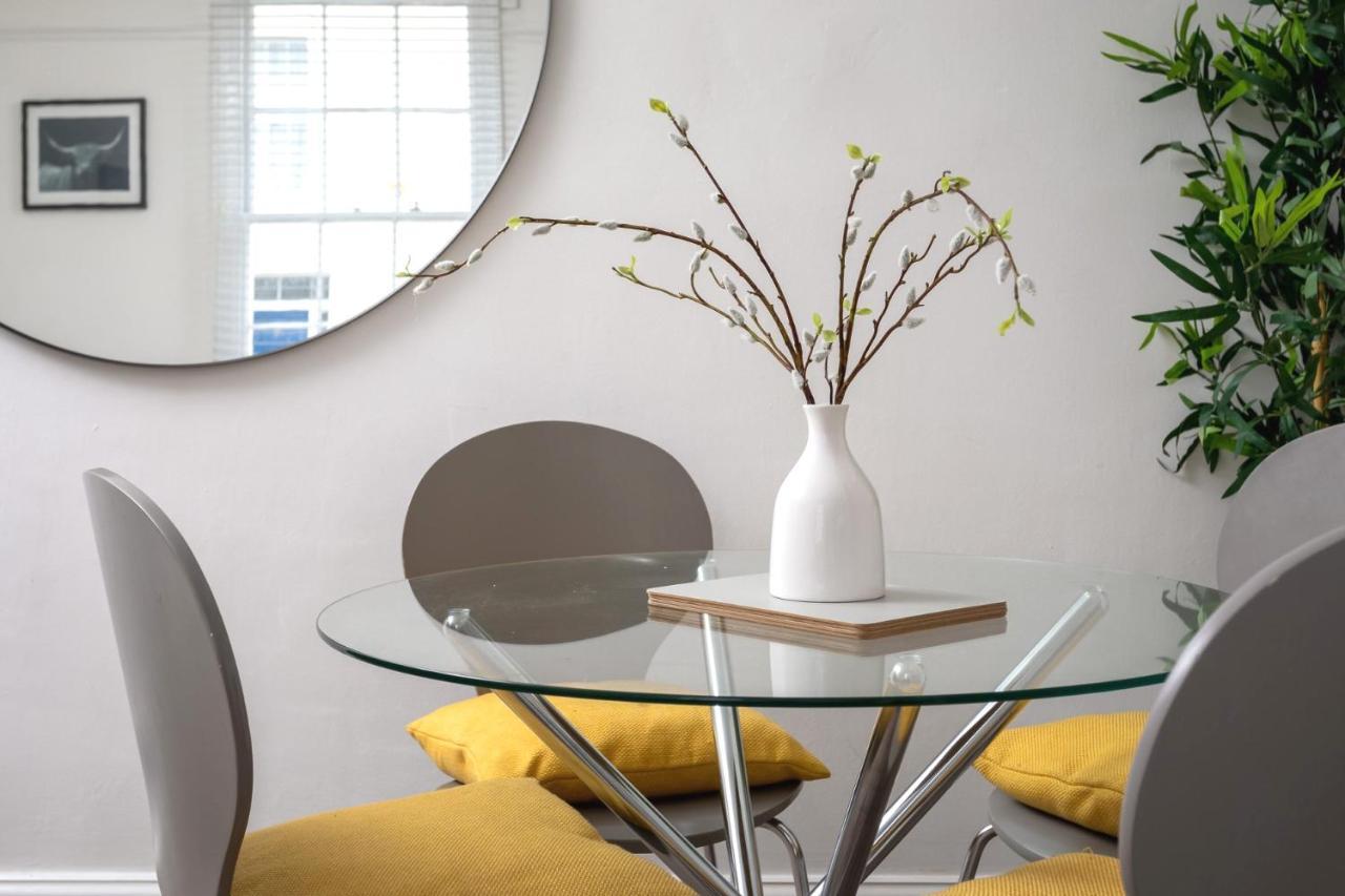 Casa de férias St George's Place - Fab Town House *