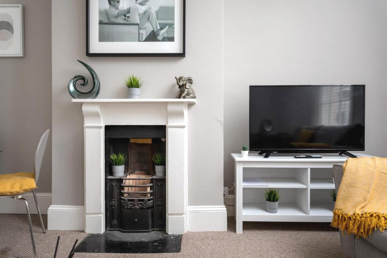 Casa de férias St George's Place - Fab Town House *